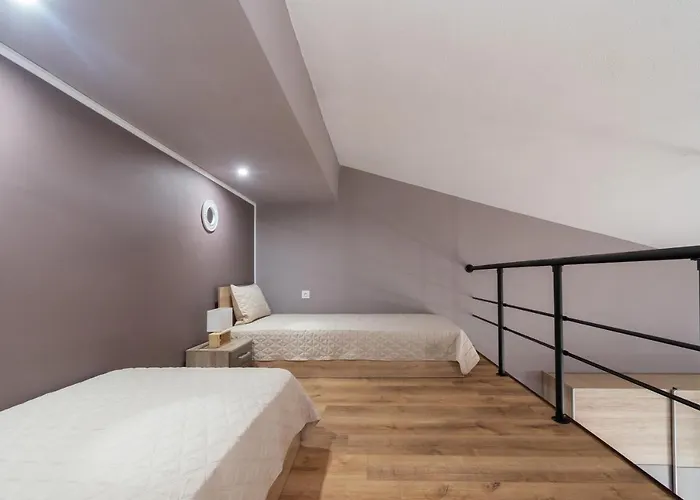 迪奥吉尼斯公寓 库佛斯港