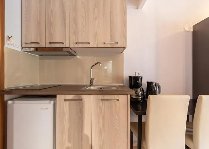 迪奥吉尼斯公寓 * 库佛斯港