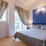 迪奥吉尼斯公寓 *
