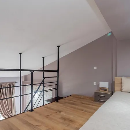 Diogenis Apartment
