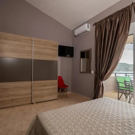 Diogenis Apartment Porto Koufo