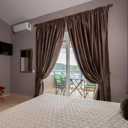 Diogenis Apartment